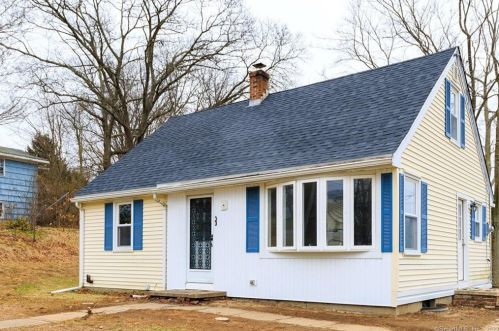 33 Palmer St, Killingly, CT 06239-2729