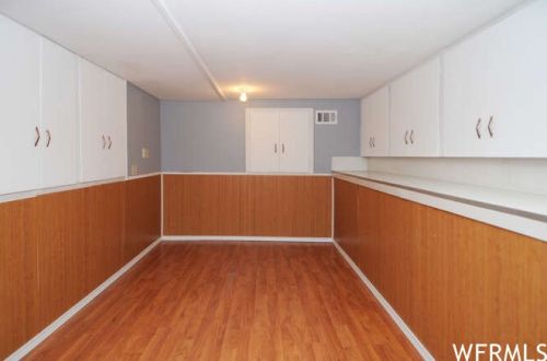 1137 Sego Lily Dr, Sandy UT 84094-4648 exterior