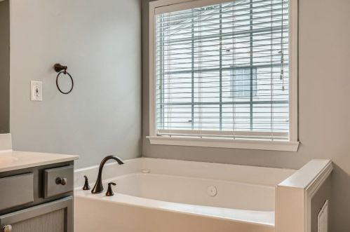 5006 Bright Hampton Dr, Atlanta GA 30339-1956 exterior