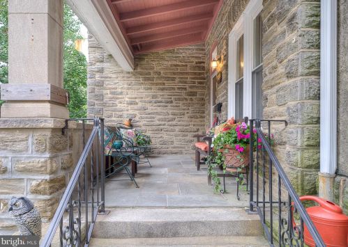 7909 Ardleigh St, Philadelphia PA 19118-3414 exterior