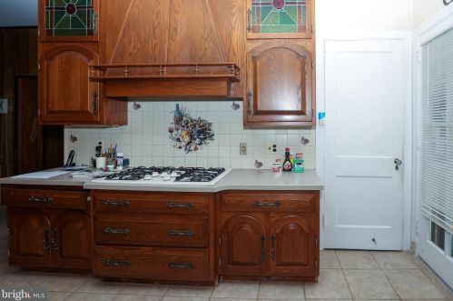 10 Ardmore Ave, Ardmore PA 19003-1017 exterior