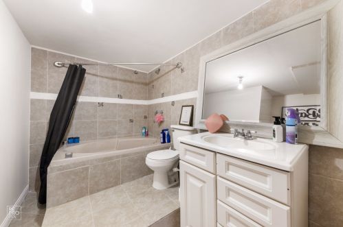 220 Cir Dr, Joliet IL 60433-1507 exterior