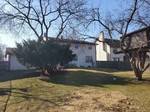 2055 Chestnut St, Waukegan IL 60085-3806 exterior