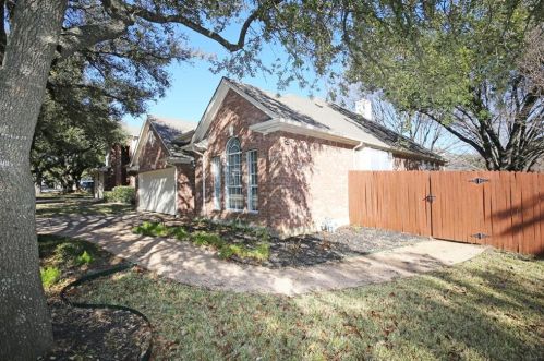 13401 Capadocia Cv, Austin TX  78727-1405 exterior