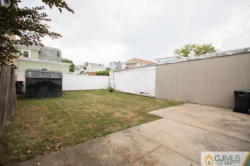 561 Groom St, Perth Amboy NJ 08861-3136 exterior