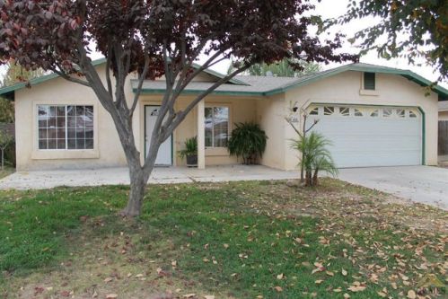 858 Verde St, Bakersfield CA  93304-2841 exterior