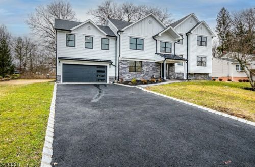 9 Arrow Dr, Livingston, NJ 07039-3706