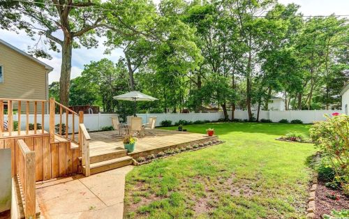 148 Frederick Ave, Babylon NY 11702-2103 exterior