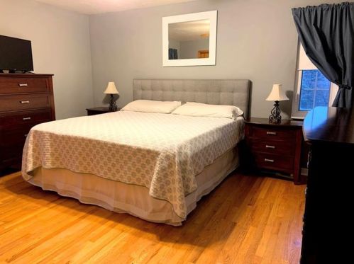 472 1st St, Pittsburgh PA 15227-3800 exterior