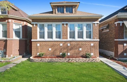 2102 71st St, Chicago IL  60649-2104 exterior