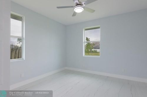 2470 Webster Ln, Fort Pierce FL 34953-5751 exterior