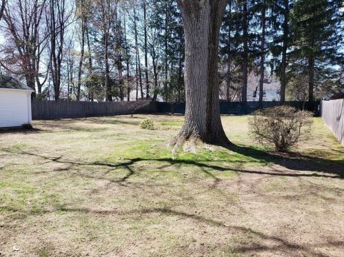 170 Meadowbrook Ave, West Springfield MA 01089-2946 exterior