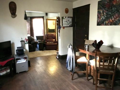 2606 Booth St, Milwaukee, WI 53212-2909