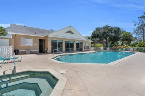 144 Pebble Shores Dr, Naples FL 34110-9251 exterior