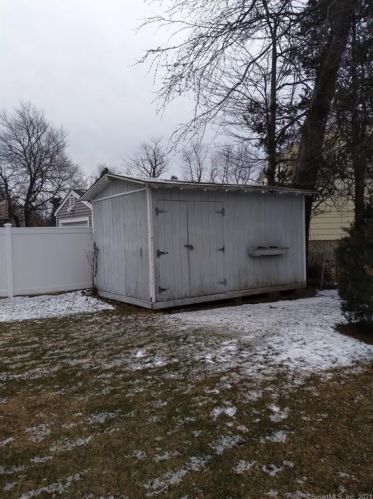 12 Winfield Ct, Norwalk CT 06855-2117 exterior