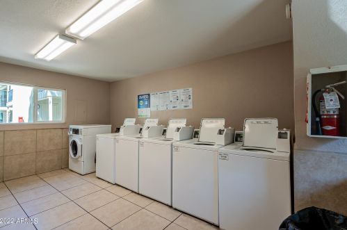 740 Elm St, Phoenix AZ 85013-2416 exterior