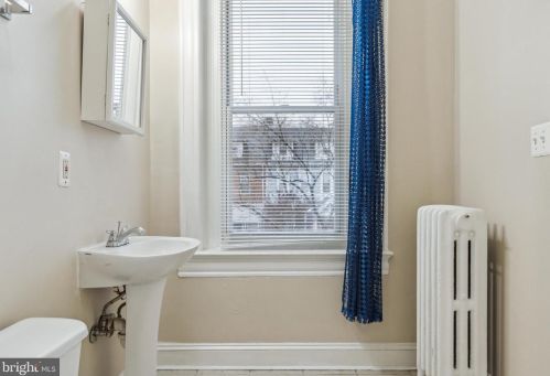 702 Quincy St, Washington DC 20017-2615 exterior