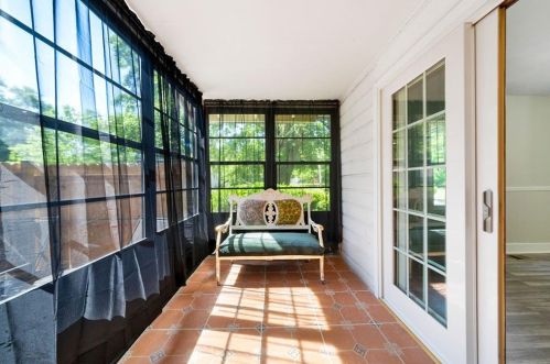 2279 Carver Dr, Atlanta GA  30314-1201 exterior