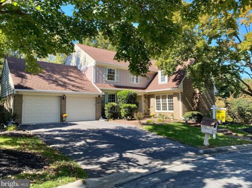 9548 Fox Hollow Dr, Rockville MD  20854-2085 exterior