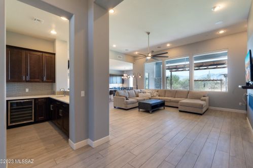 4358 Lambert Ln, Tucson AZ  85742-9084 exterior