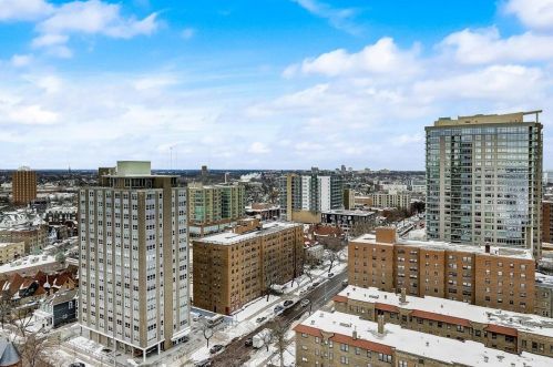 1660 Prospect Ave, Milwaukee WI 53202-2400 exterior