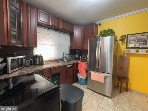 4748 2nd St, Philadelphia PA 19122-6125 exterior