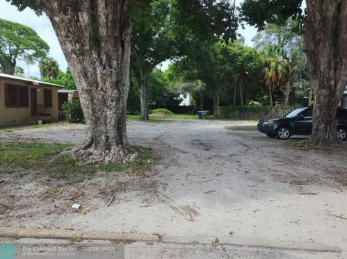 1208 Citrus Ave, Fort Pierce, FL 34950-4068