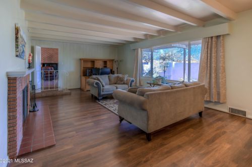 201 Irving Ave, Tucson AZ 85711-6239 exterior