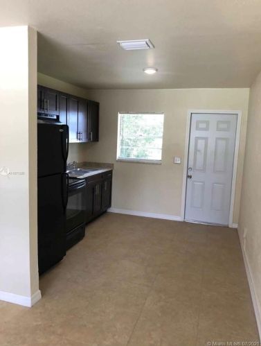 908 Mccray Ct, Fort Pierce, FL