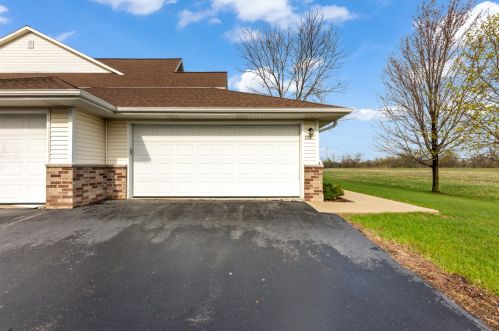 4790 Maple Leaf Cir, Milwaukee WI 53220-2783 exterior