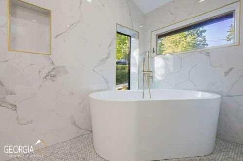 620 Colebrook Ct, Atlanta GA  30327-4710 exterior