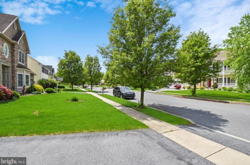 2471 Raleigh Rd, Hummelstown PA 17036-7078 exterior