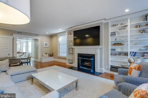 2101 Delancey St, Philadelphia PA 19103-6408 exterior