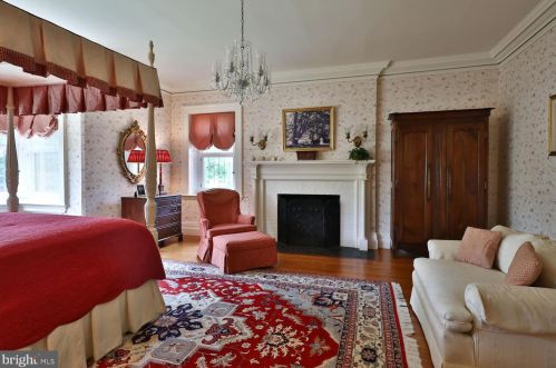 455 Chestnut Hill Ave, Philadelphia PA 19118-2712 exterior