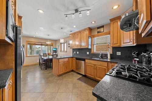 5016 Ridgewood Ave, Chicago IL 60706-2807 exterior