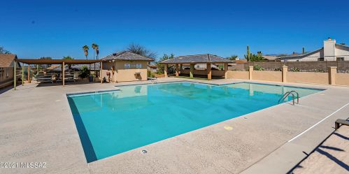 9961 Desert Aire Dr, Tucson AZ 85730-3803 exterior