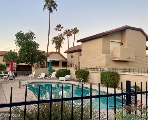 7840 7th St, Phoenix AZ  85020-4159 exterior