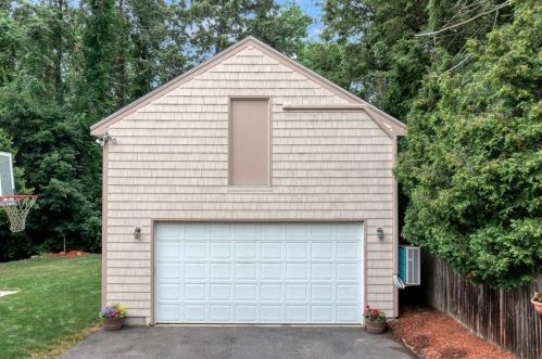 20 Edgewood Ave, Springfield, MA 01106-1308