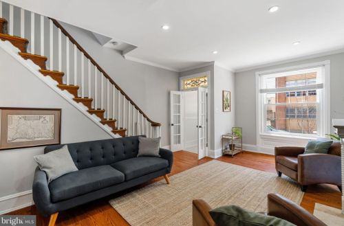 1233 Jackson St, Philadelphia PA 19148-2929 exterior