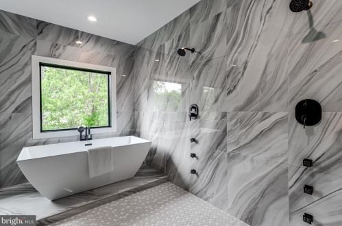 1520 Brookhaven Dr, Mc Lean VA  22101-4127 exterior