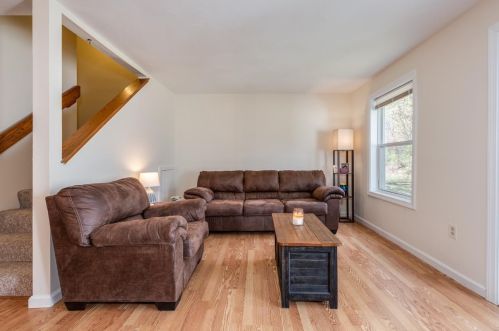 49 Bluffs Dr, Concord NH  03303-1579 exterior