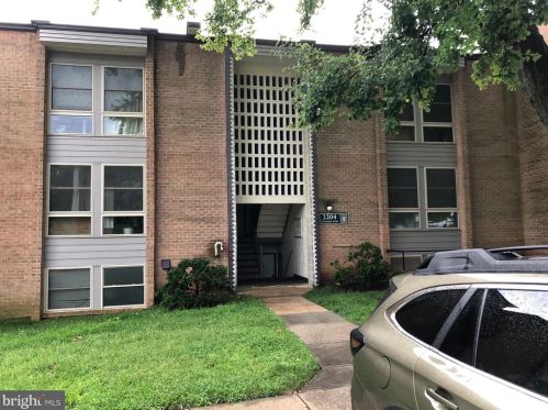 2204 Greenery Ln, Silver Spring, MD 20906-3620