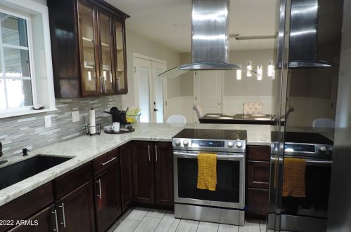 4001 61 St, Phoenix AZ 85033-1712 exterior