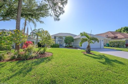 6674 Huntley Ln, Naples, FL 34104-7817