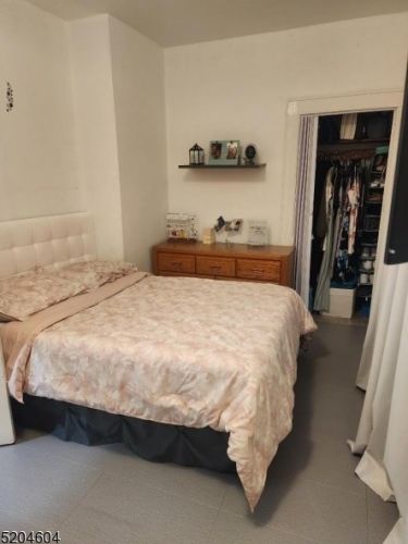 25 Highland Ave, Passaic Park NJ 07055-7204 exterior