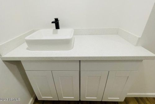 5658 37th Dr, Phoenix AZ  85019-2102 exterior