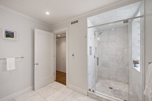 26 Gdn St, Boston MA 02114-3709 exterior