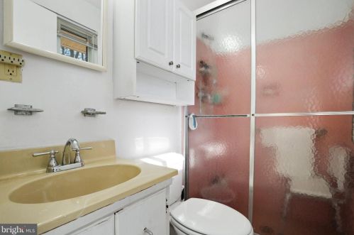 822 Malibu Dr, Silver Spring MD 20901-3648 exterior