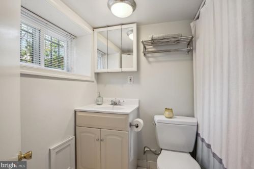 150 U St, Washington DC 20001-1621 exterior