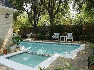 3216 Executive Cir, Dallas TX  75234-3763 exterior